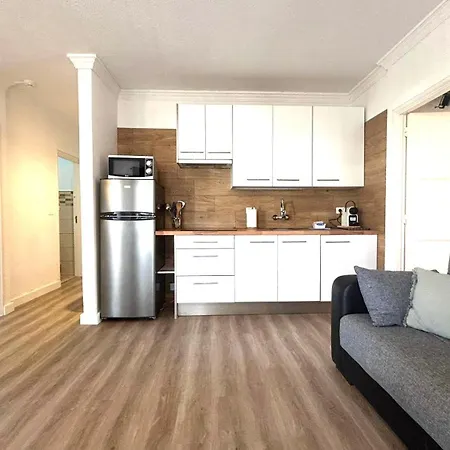 아파트 Cristianos Pool & Sun *